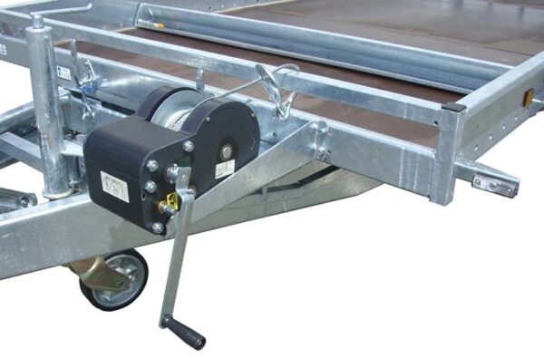 Kippplattform: 3,00 m x 1,70 m / 750 kg LIDER