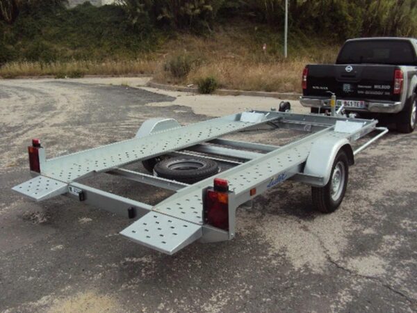 Einachsiger Autotransporter 1300 kg