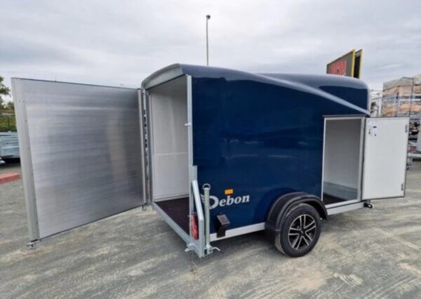 Pullman Debon Cargo 1300 blauer Anhänger mit Federung und Seitentür